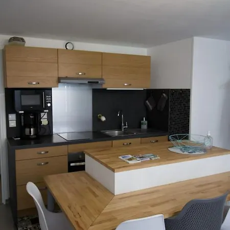 Apartment Cosy In The Center Of La Flotte